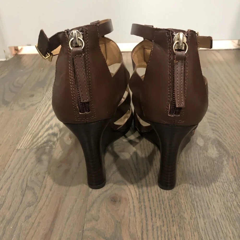 White House Black Market - Briget Wedge Heels - Sizing is 8.5 Right and 9 Left - Picture 3 of 6